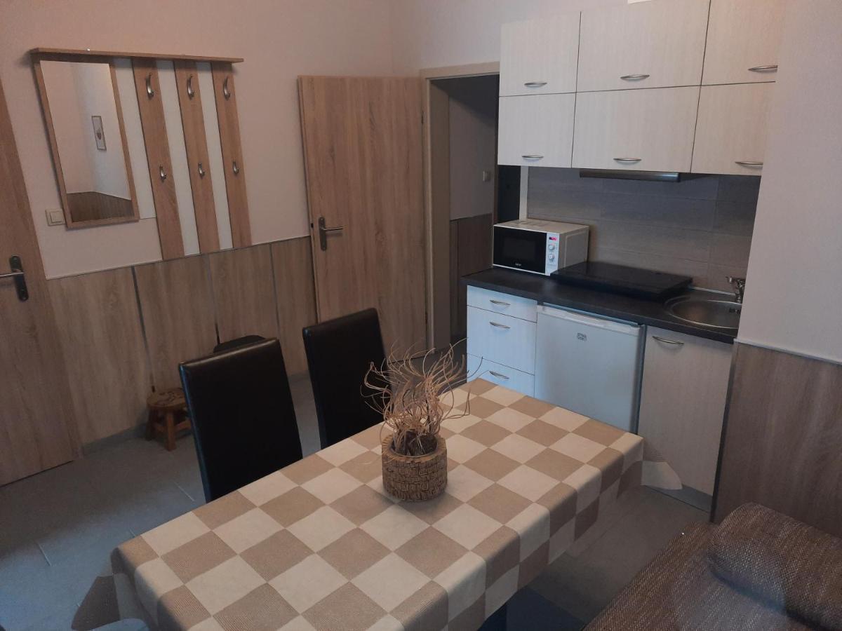 Fenyo Apartman Nagykáta Exterior photo