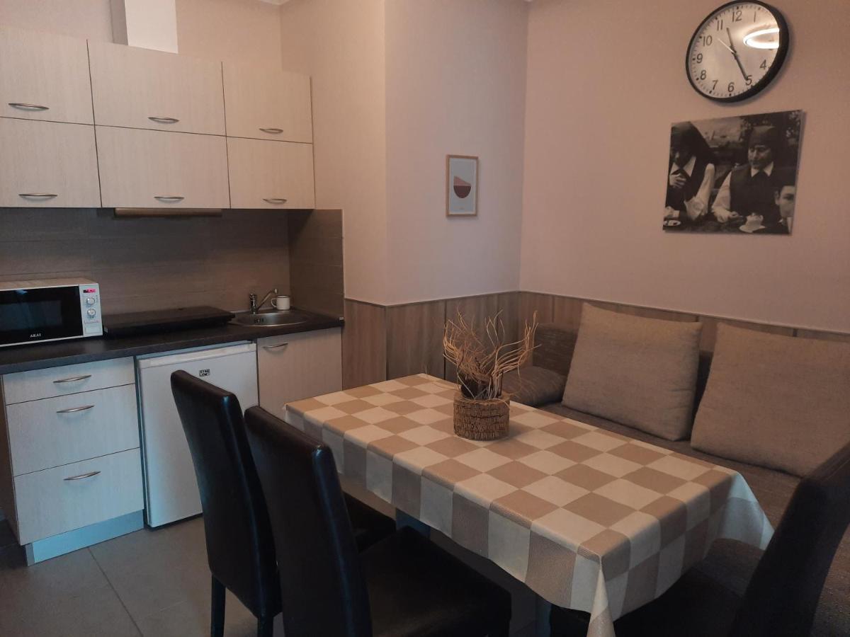 Fenyo Apartman Nagykáta Exterior photo