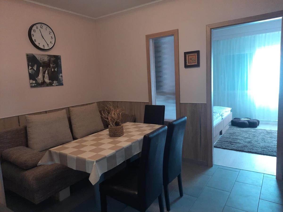 Fenyo Apartman Nagykáta Exterior photo