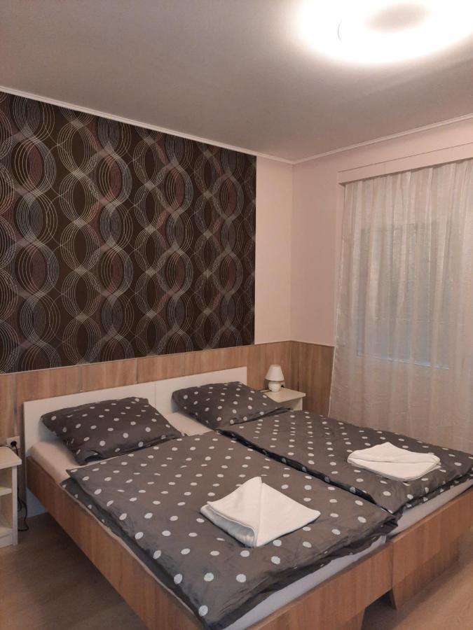 Fenyo Apartman Nagykáta Exterior photo