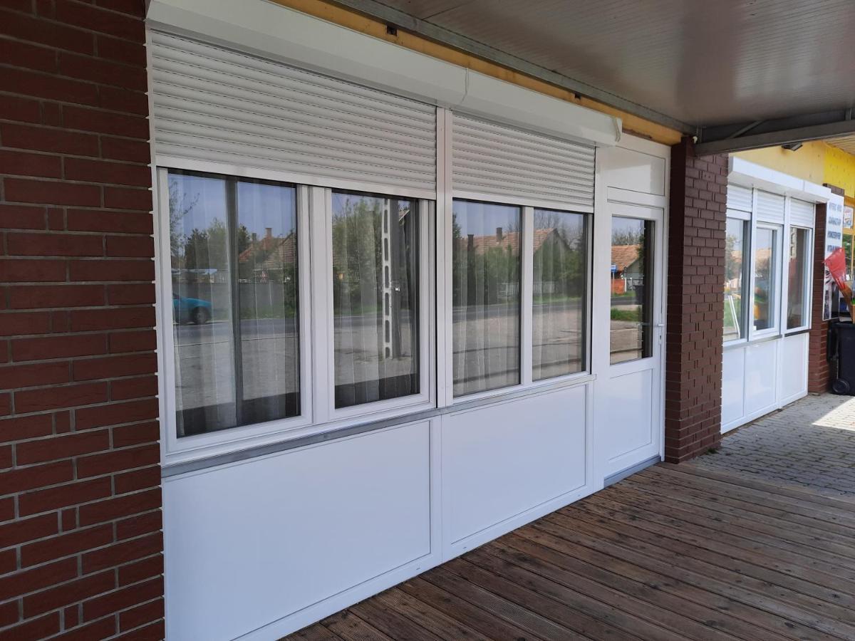 Fenyo Apartman Nagykáta Exterior photo